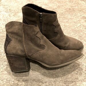 Marc Fisher stefani bootie women’s size 10